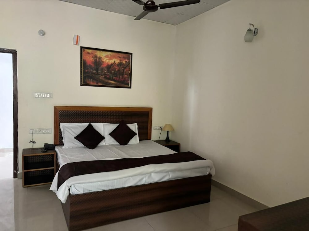 King Room With Balcony photo 3