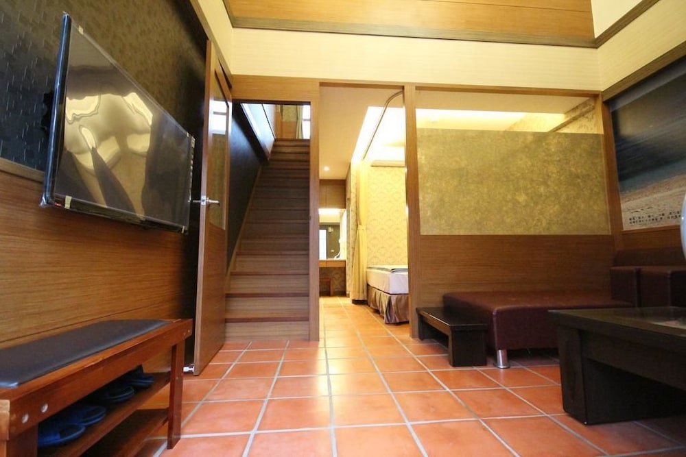 Family Room photo 1
