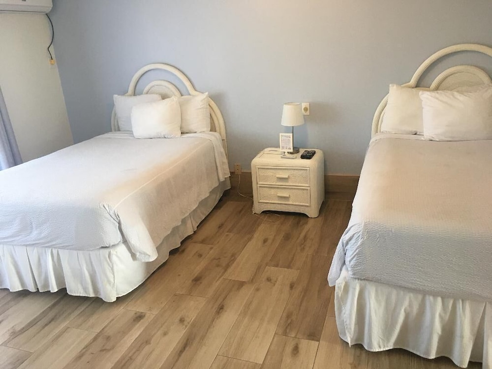 Standard Hibiscus Room