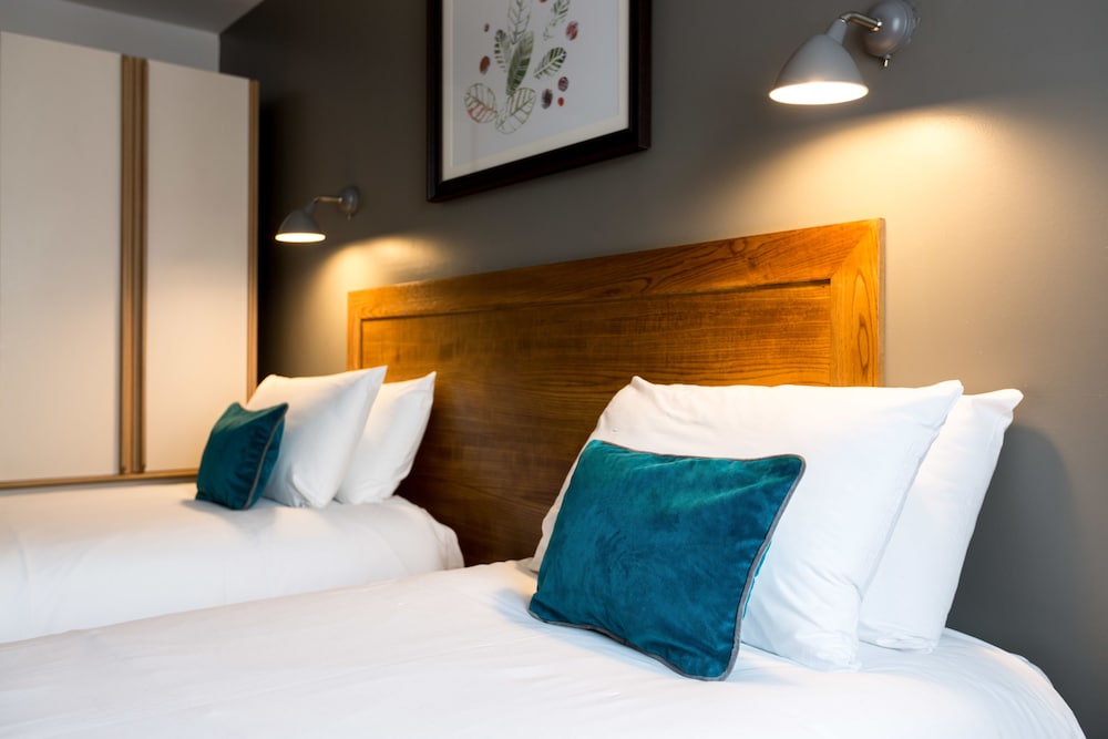 Twin Room - Photo 3