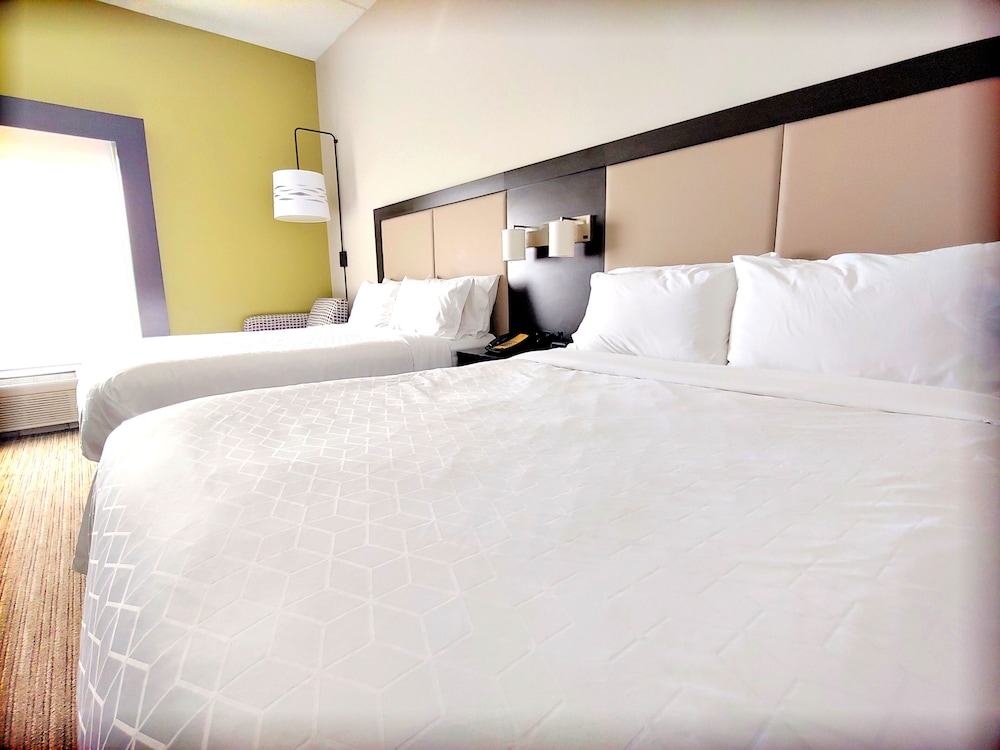 Standard Room, 2 Queen Beds, Microwave (Minifridge) photo 2