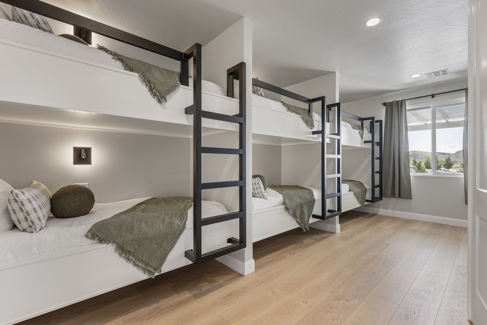 Townhome, 4 Bedrooms