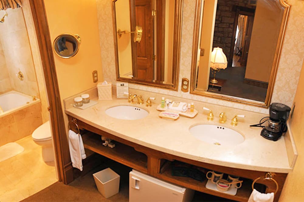 Katherine Lee Bates Suite - Photo 3