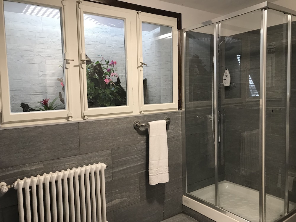 Double Room, Shared Bathroom (Asia) photo 2