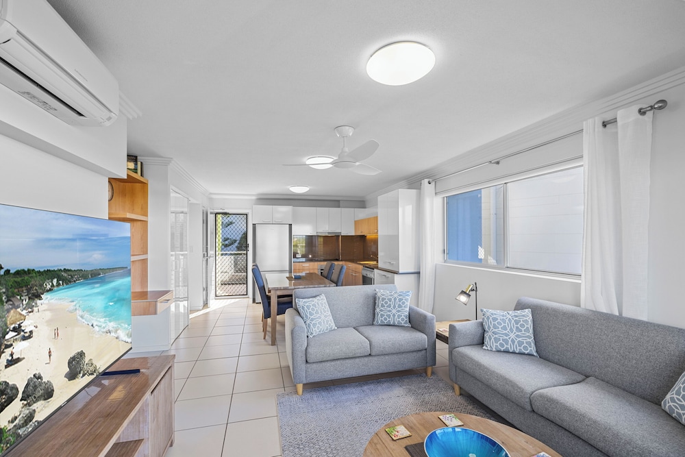 2 Bedroom Apartment on Saltwater photo 2