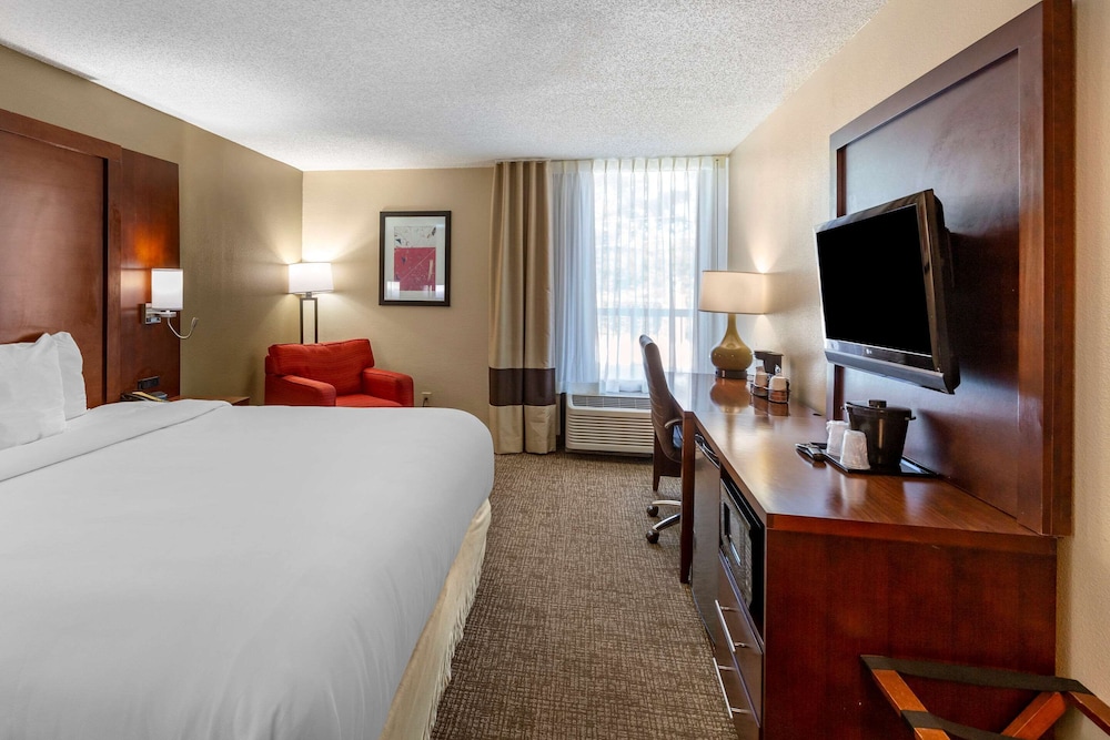 Room, 1 King Bed, Accessible, Non Smoking - Photo 2