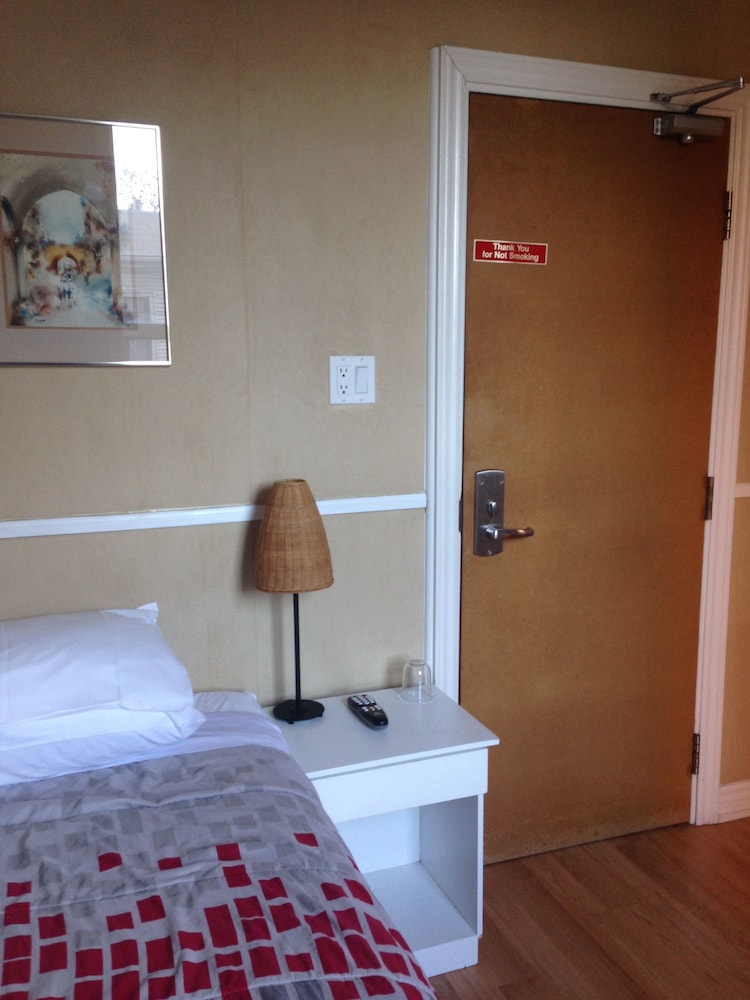 Basic Room, 1 Double Bed, Shared Bathroom - Photo 16