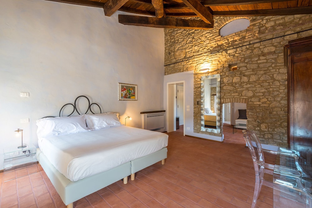 Deluxe Triple Room photo 3