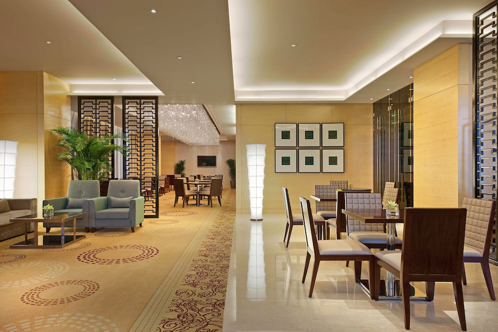 Club Room, 2 Double Beds, City View - Photo 5