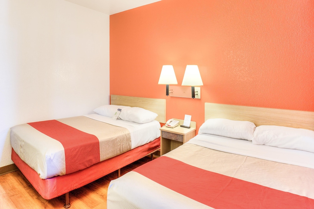 Standard Room, 2 Double Beds, Non Smoking photo 3