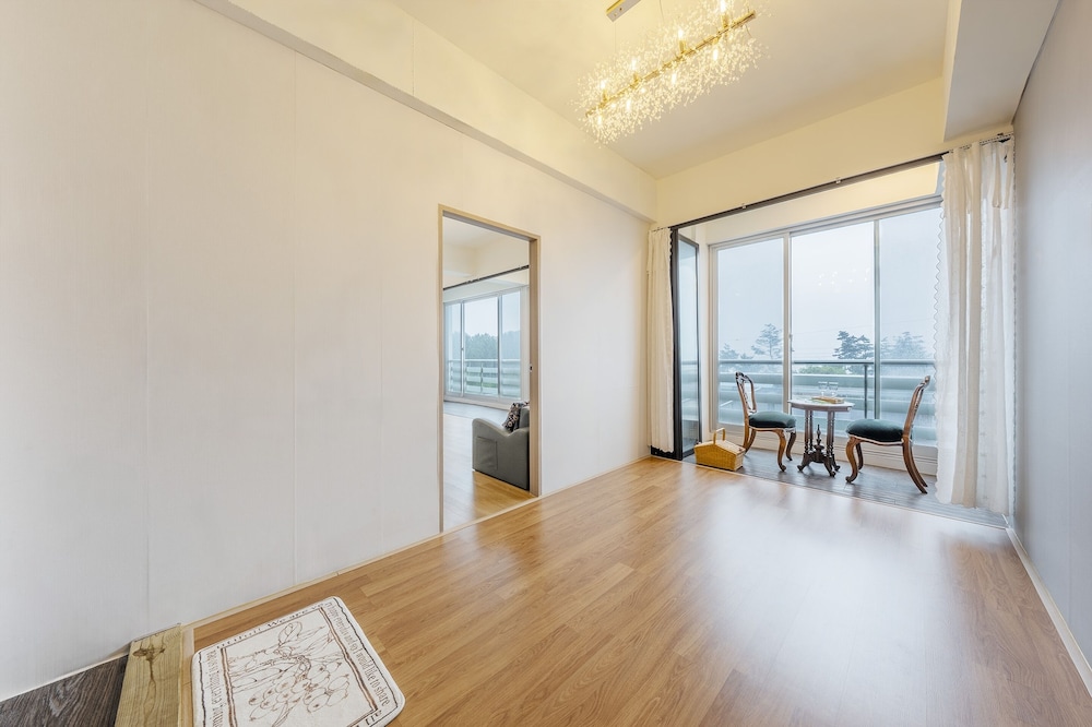 Basic Room, 1 Bedroom (Unicorn) photo 3