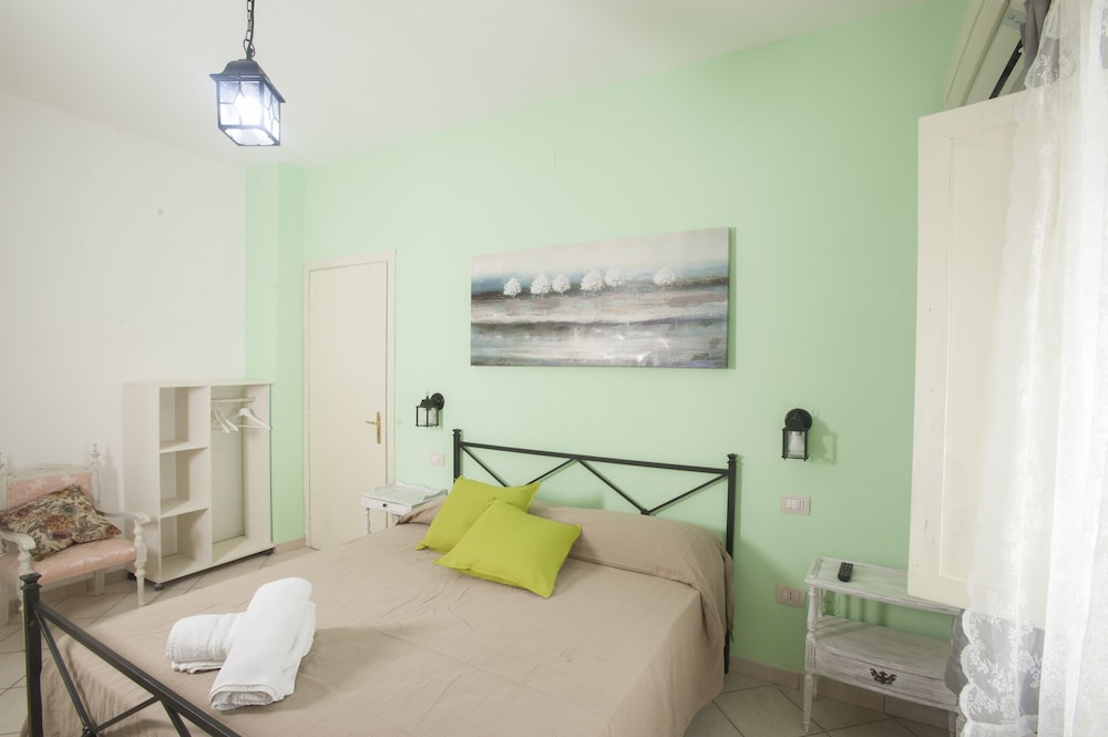 Classic Apartment, 1 Bedroom, Terrace photo 3