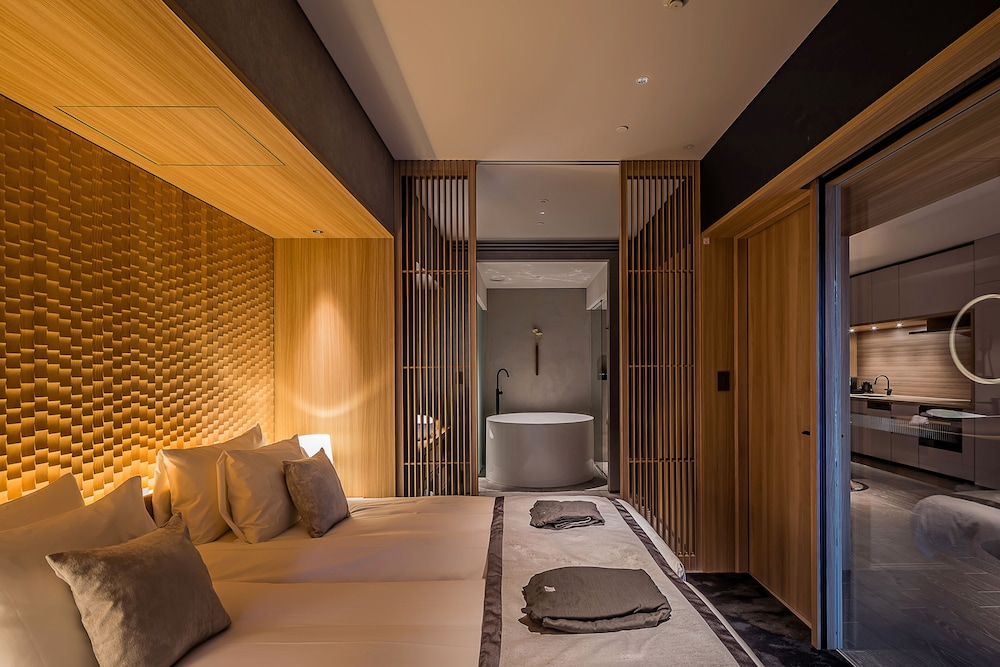 2 Bedroom Suite, Non Smoking photo 2