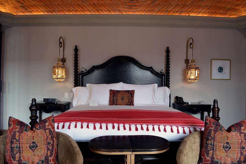 Luxury Suite photo 2