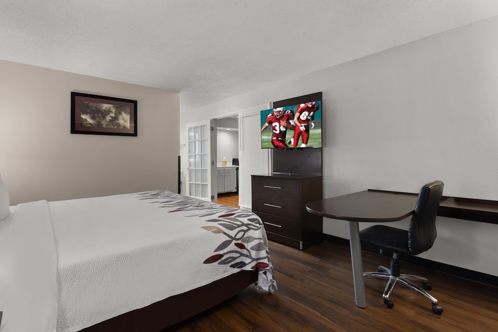 Suite, 1 King Bed with Sofa bed, Non Smoking - Photo 2
