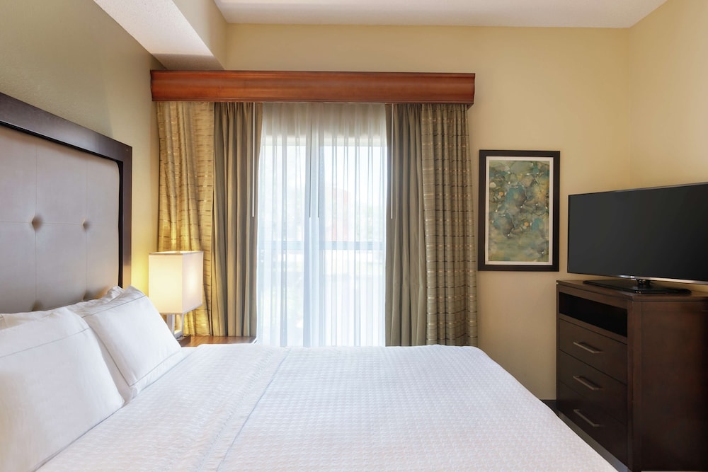 Suite, 2 Bedrooms - Photo 3