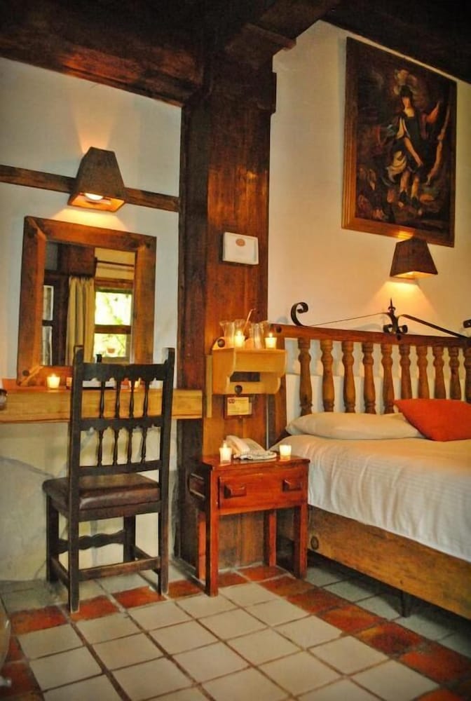 Standard Triple Room, Multiple Beds photo 3