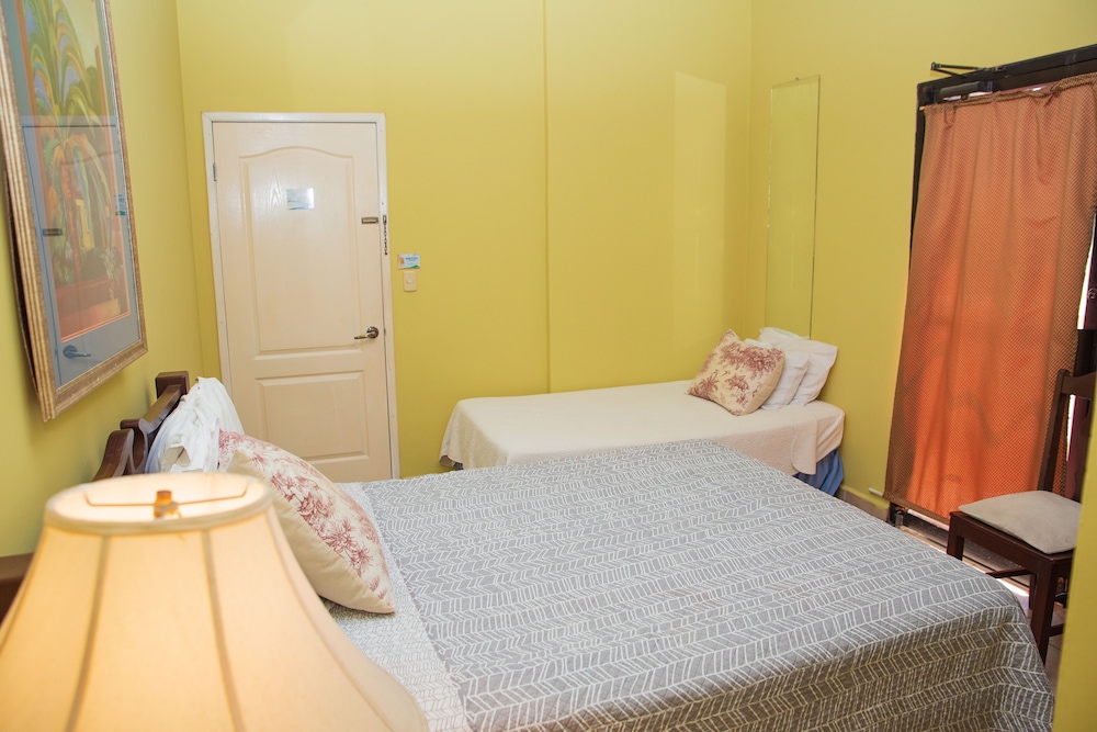 City Double Room, Multiple Beds photo 2