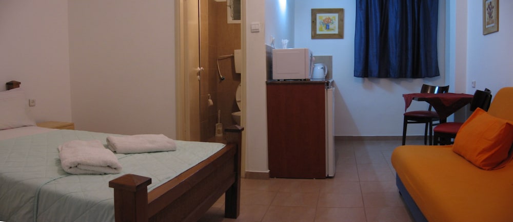 Classic Quadruple Room photo 3