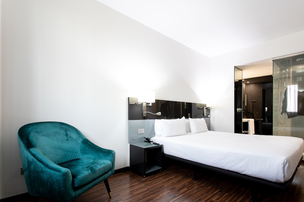 Standard Twin Room - Photo 3
