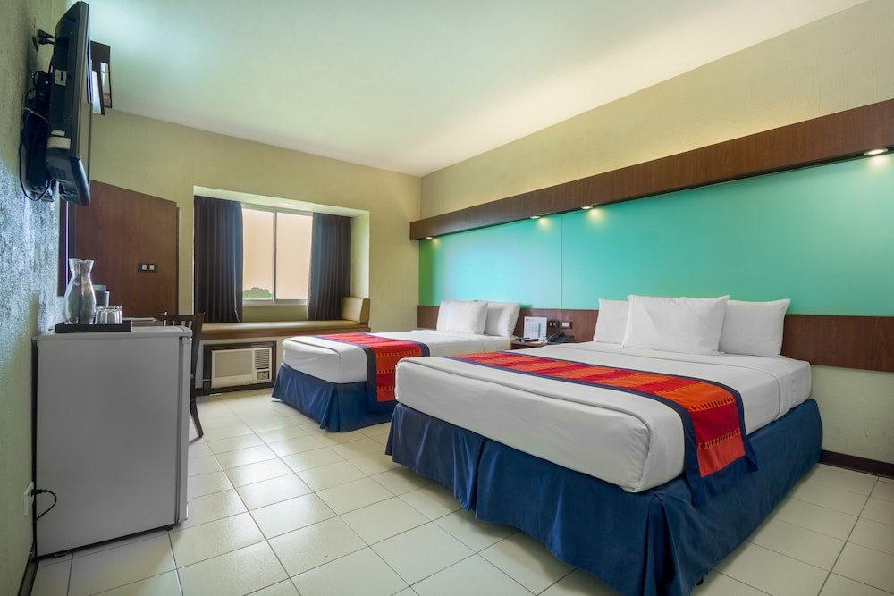 Room, 2 Queen Beds, Non Smoking - Photo 4