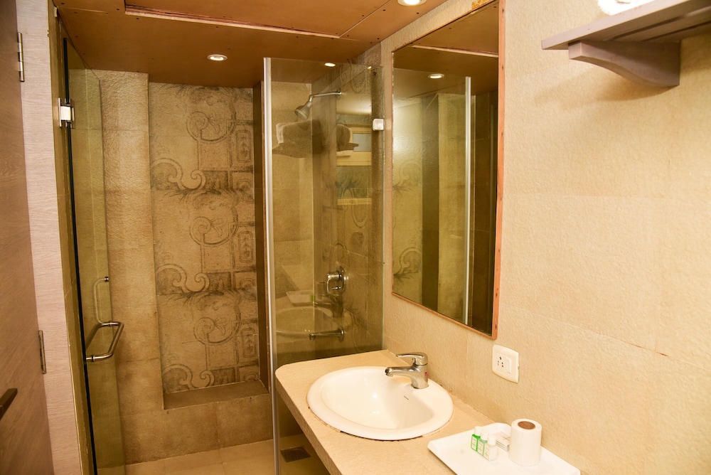 Luxury Room - Photo 10