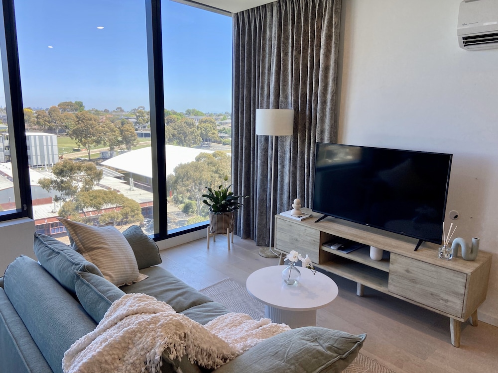 Design Apartment, 2 Bedrooms, Pool Access, City View photo 1