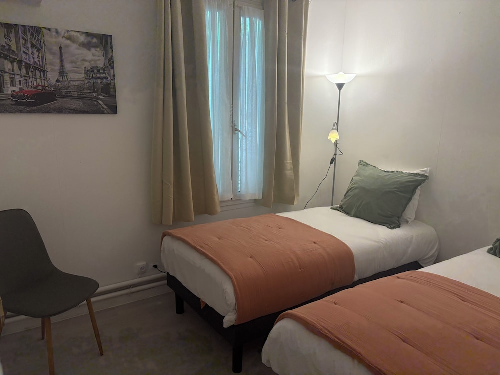 Apartment photo 2