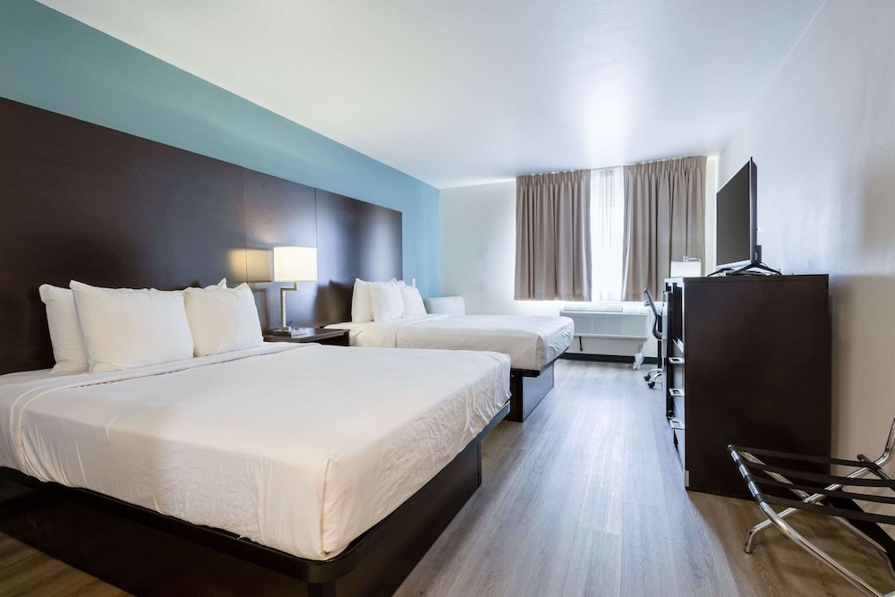 Standard Room, 2 Queen Beds, Non Smoking
