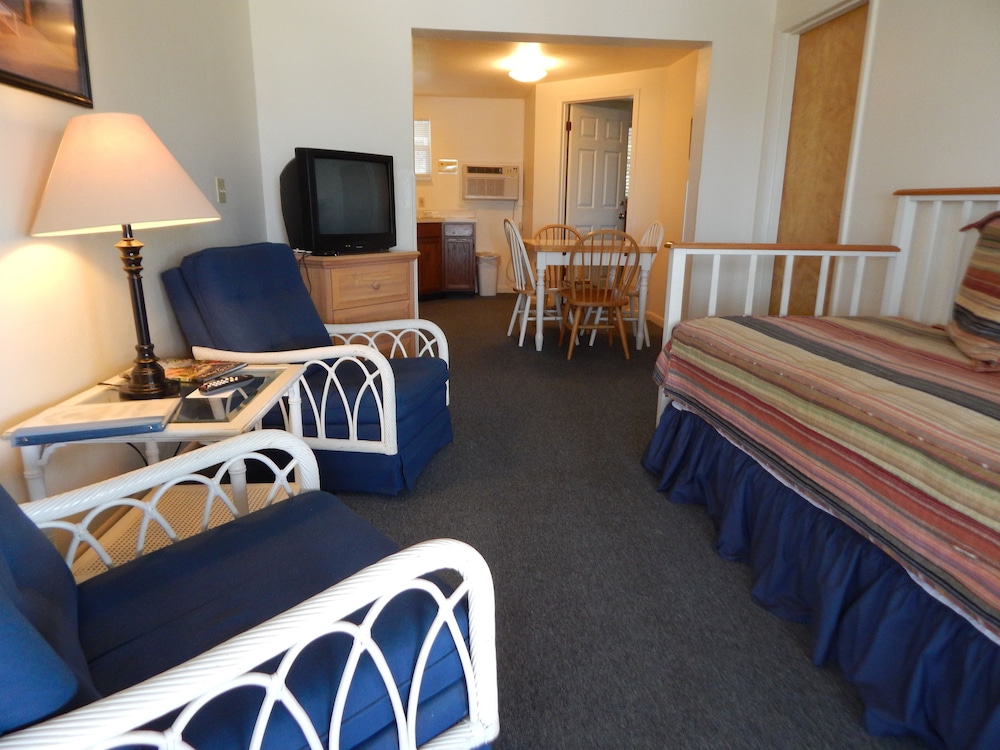 Suite, 1 Bedroom, Kitchen photo 1