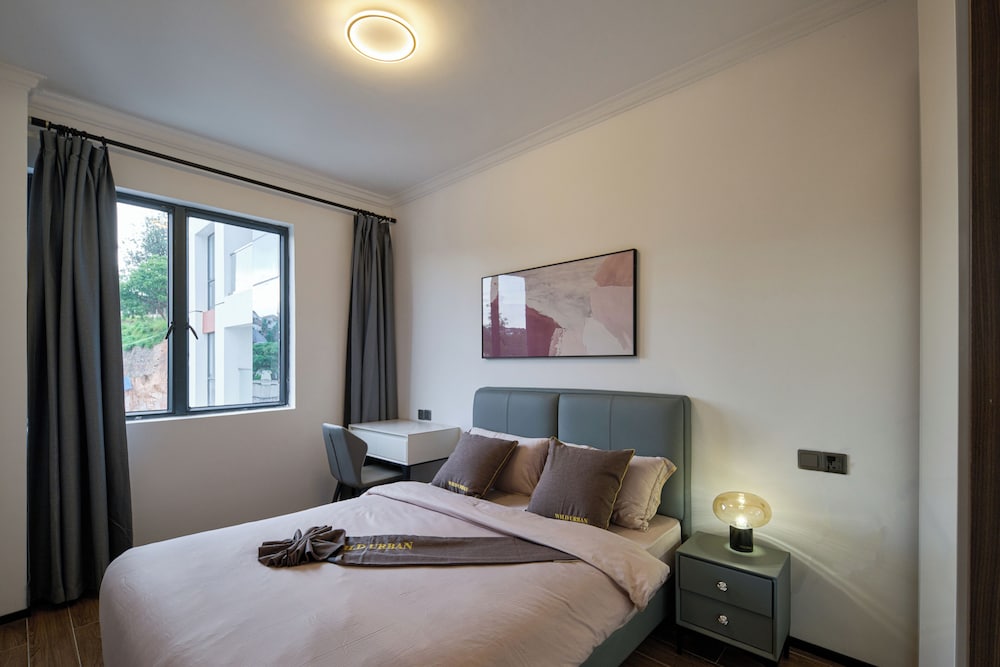 Comfort Apartment, 2 Bedrooms, Balcony, Garden View photo 3
