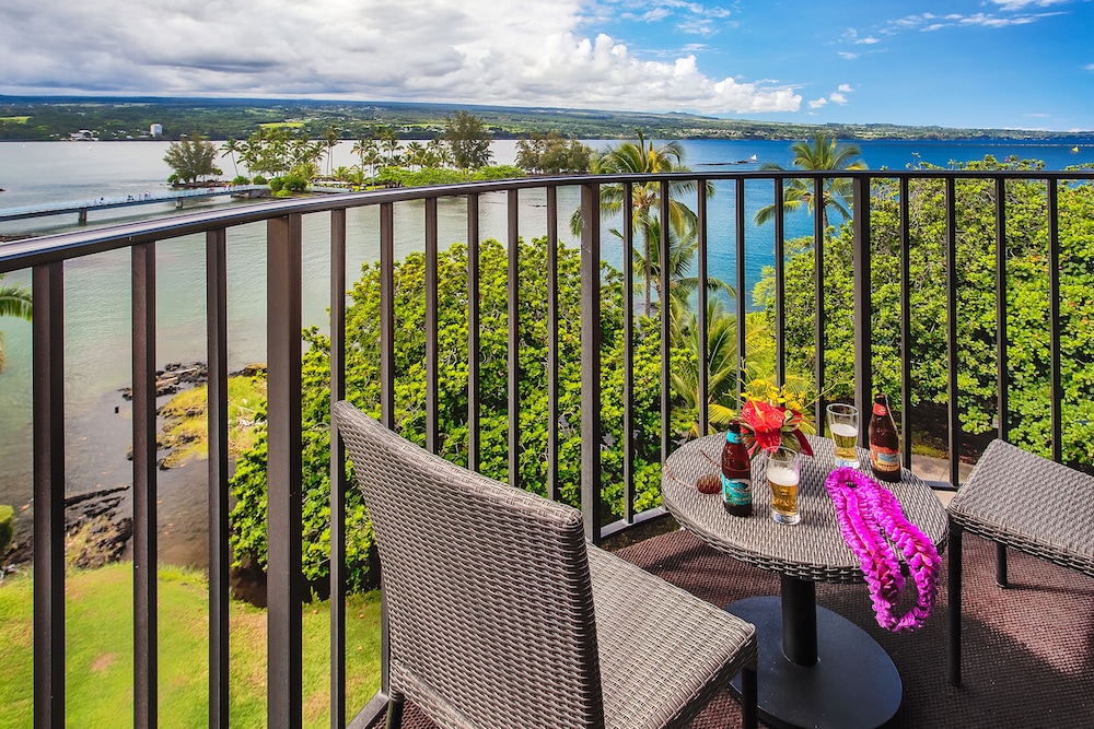1 Bedroom Oceanfront thumbnail 5