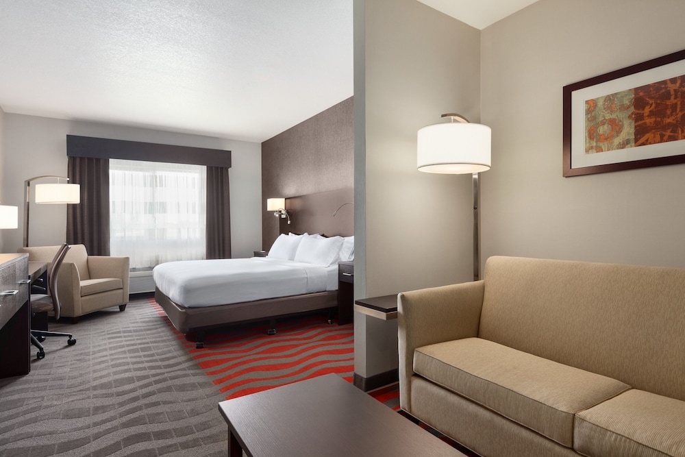 Suite, 1 King Bed, Mobility and Hearing Accessible, In-Room Whirlpool, Non Smoking photo 1