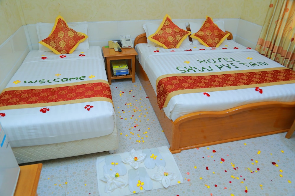 Deluxe Triple Room, River View photo 3
