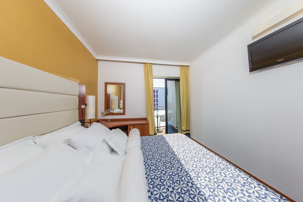 Comfort Double Room, Balcony (Parking View) photo 3