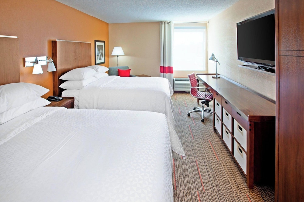 Room, 2 Double Beds - Photo 4