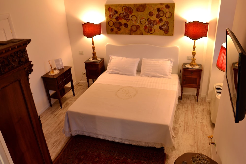 Suite with Balcony photo 1