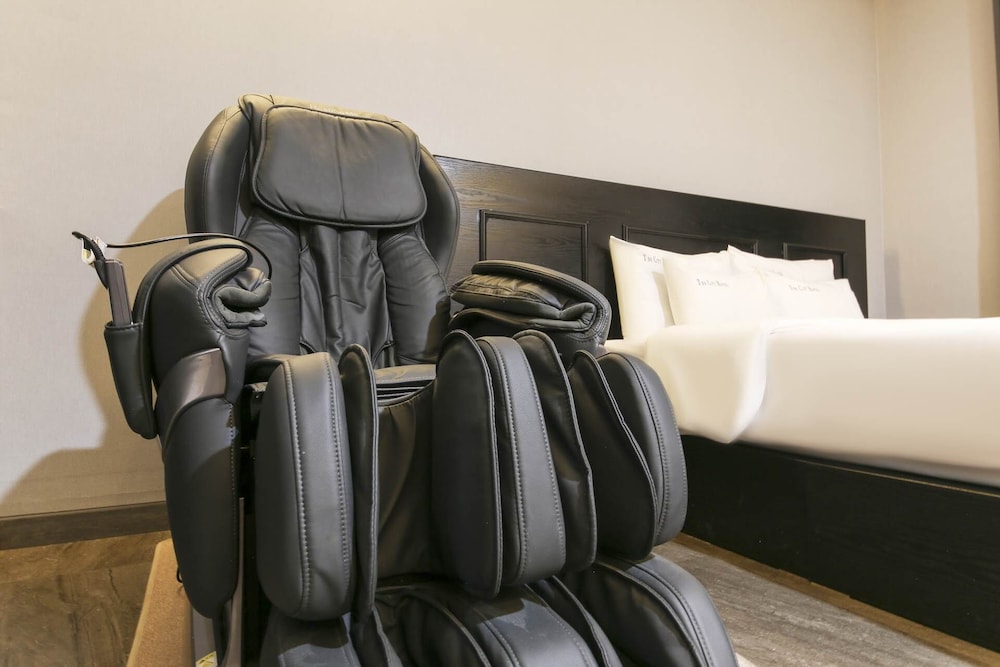 Massage Room - Photo 11