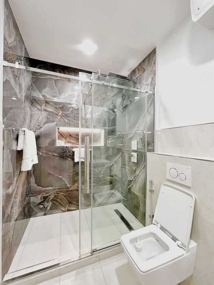 Deluxe Room - Photo 3