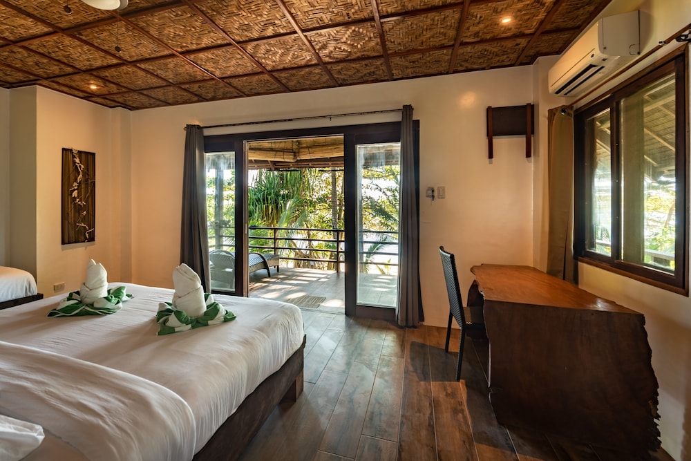 C11 Beach Front Bungalow (2nd Flr) photo 1