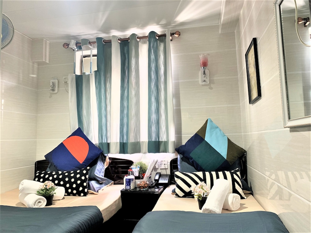 Deluxe Triple Room, Multiple Beds photo 2