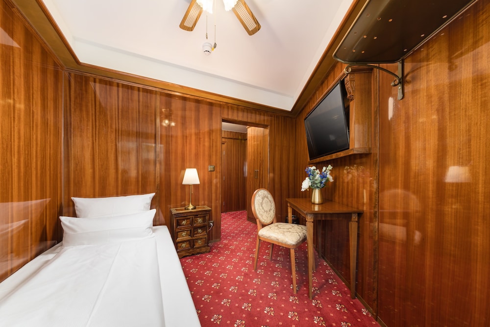 Classic Single Room