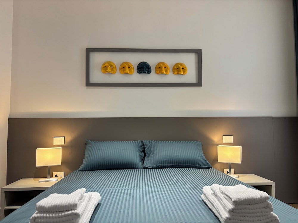 Deluxe Triple Room, Balcony, Partial Sea View