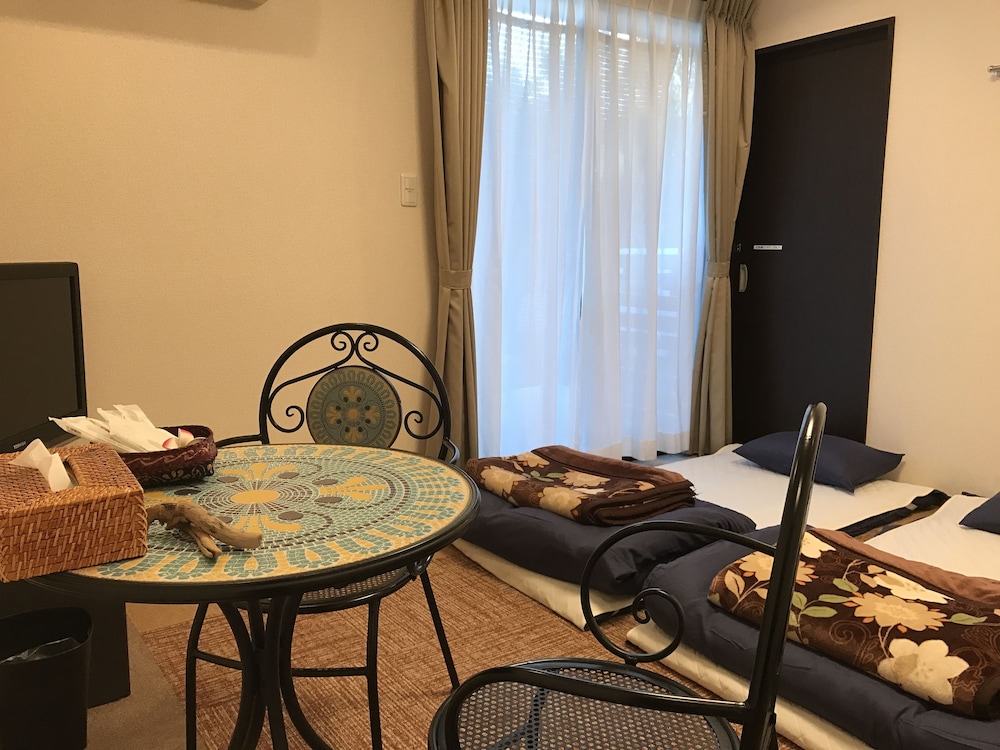 Western Futon Family Room photo 3