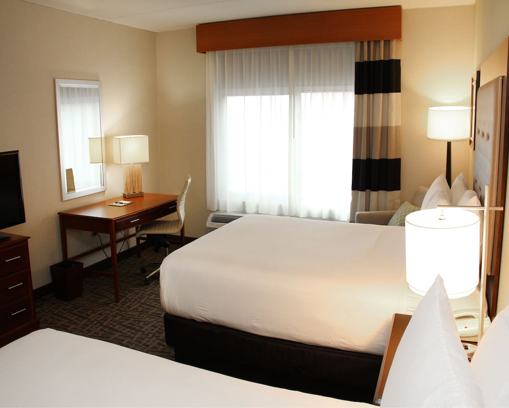 Room, 2 Queen Beds, Non Smoking - Photo 3