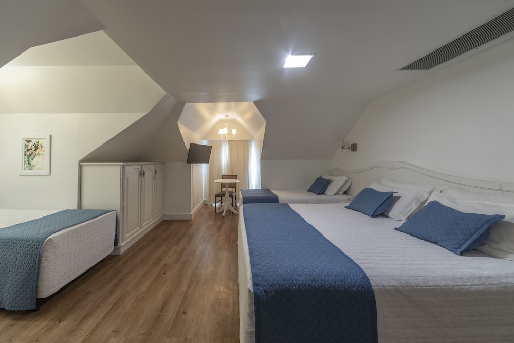 Luxury Quadruple Room
