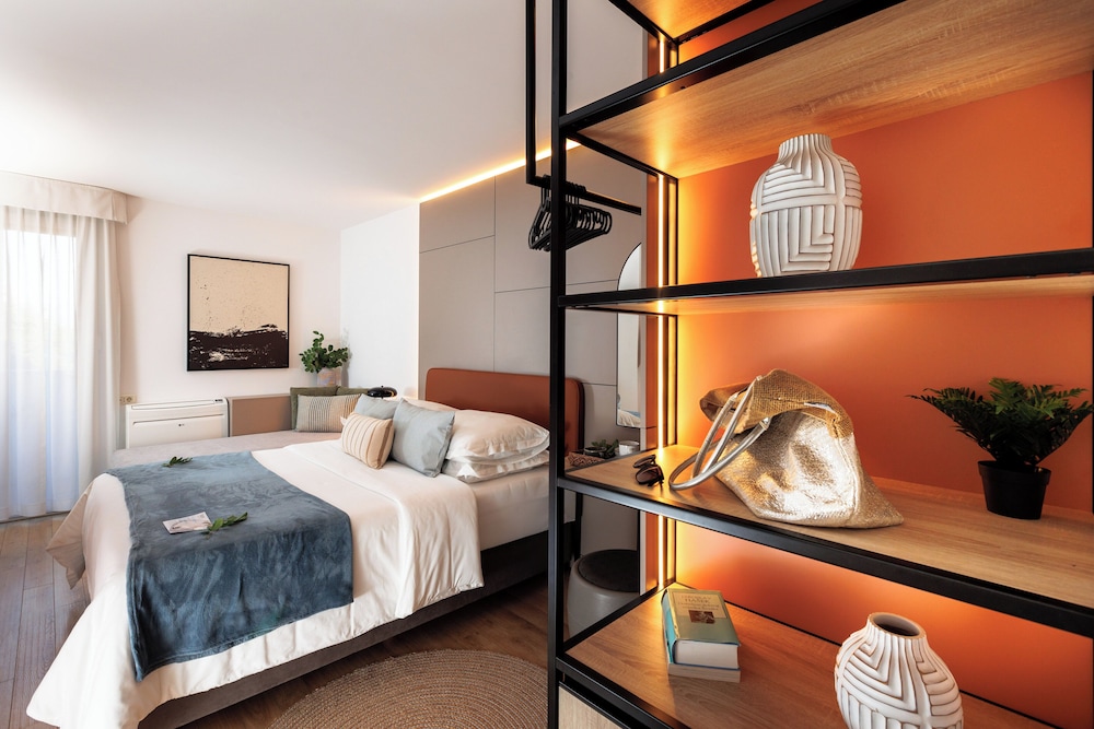 Double or Twin Room photo 2