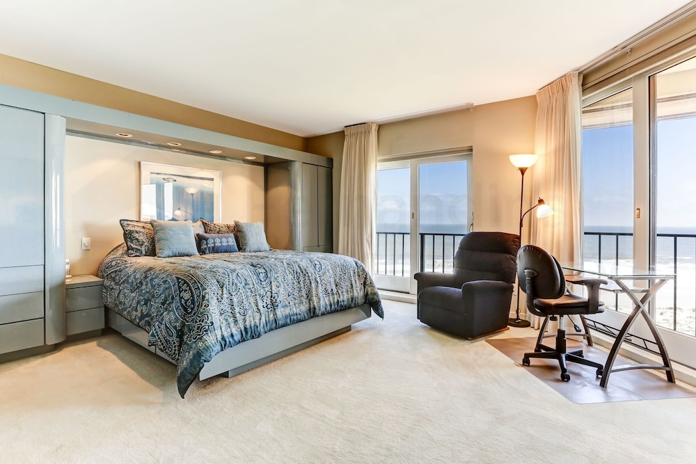 Condo, 3 Bedrooms photo 3