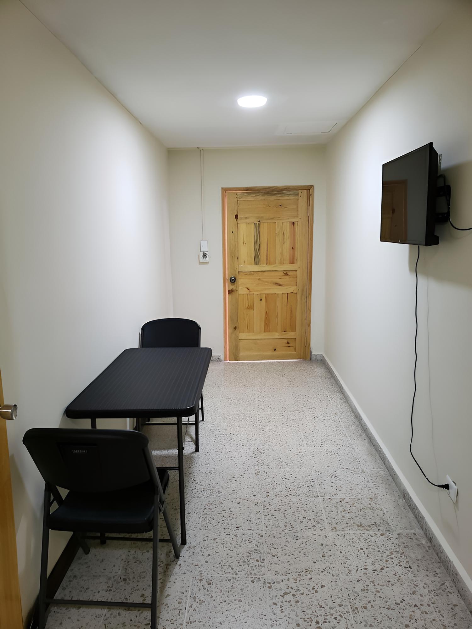 Basic Double Room, 1 Queen Bed, Non Smoking photo 2