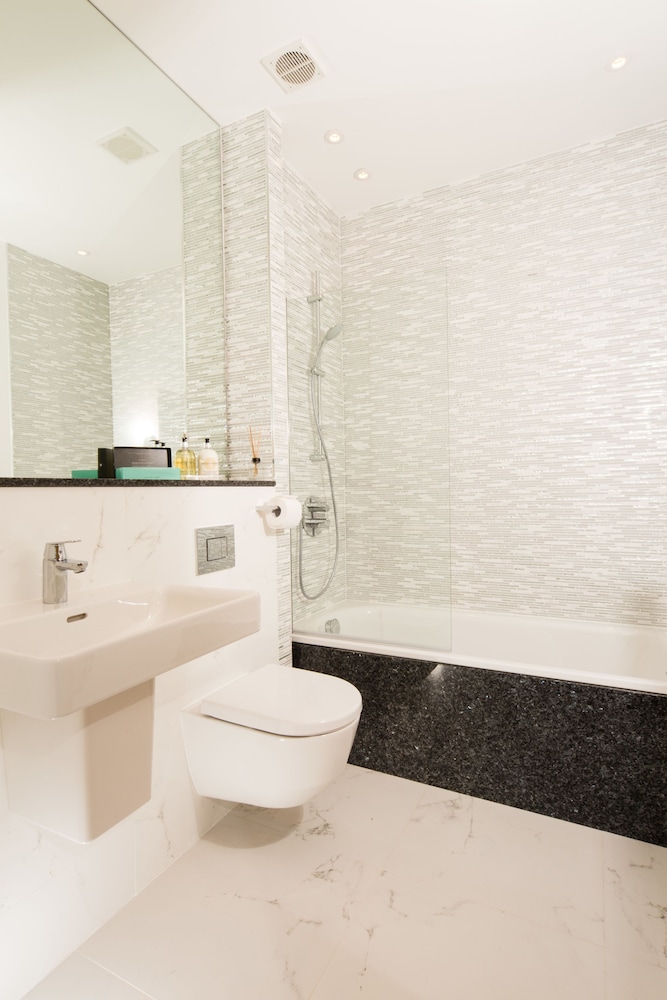 Deluxe Double Room, Accessible photo 2